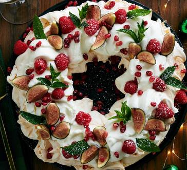 Pavlova Wreath image