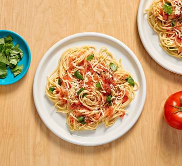 Spaghetti with Fresh Tomato Sauce image