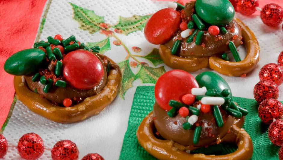 HERSHEY’S KISSES Candy Holiday Twists Stop and Shop