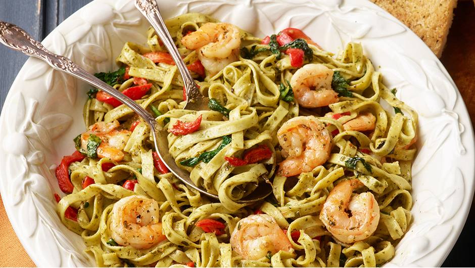 Pesto Shrimp and Fettuccine with Roasted Peppers and Spinach Giant Food
