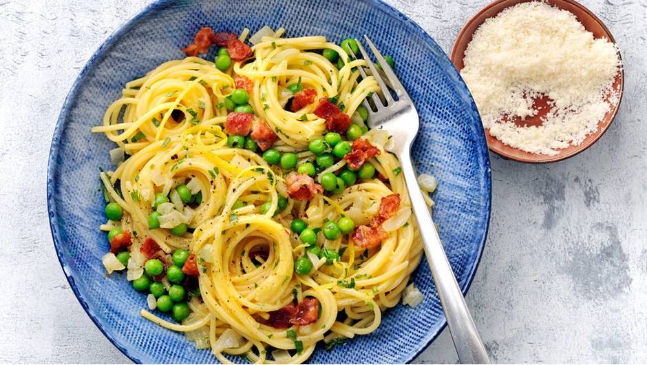 Lemony Spaghetti Carbonara with Peas Giant Food