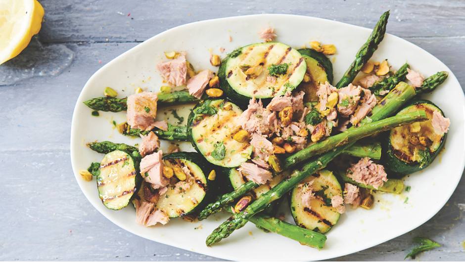 Zucchini and Asparagus Salad with Tuna Giant Food