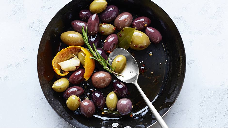 Warm ChiliGarlic Olives Martin's Foods