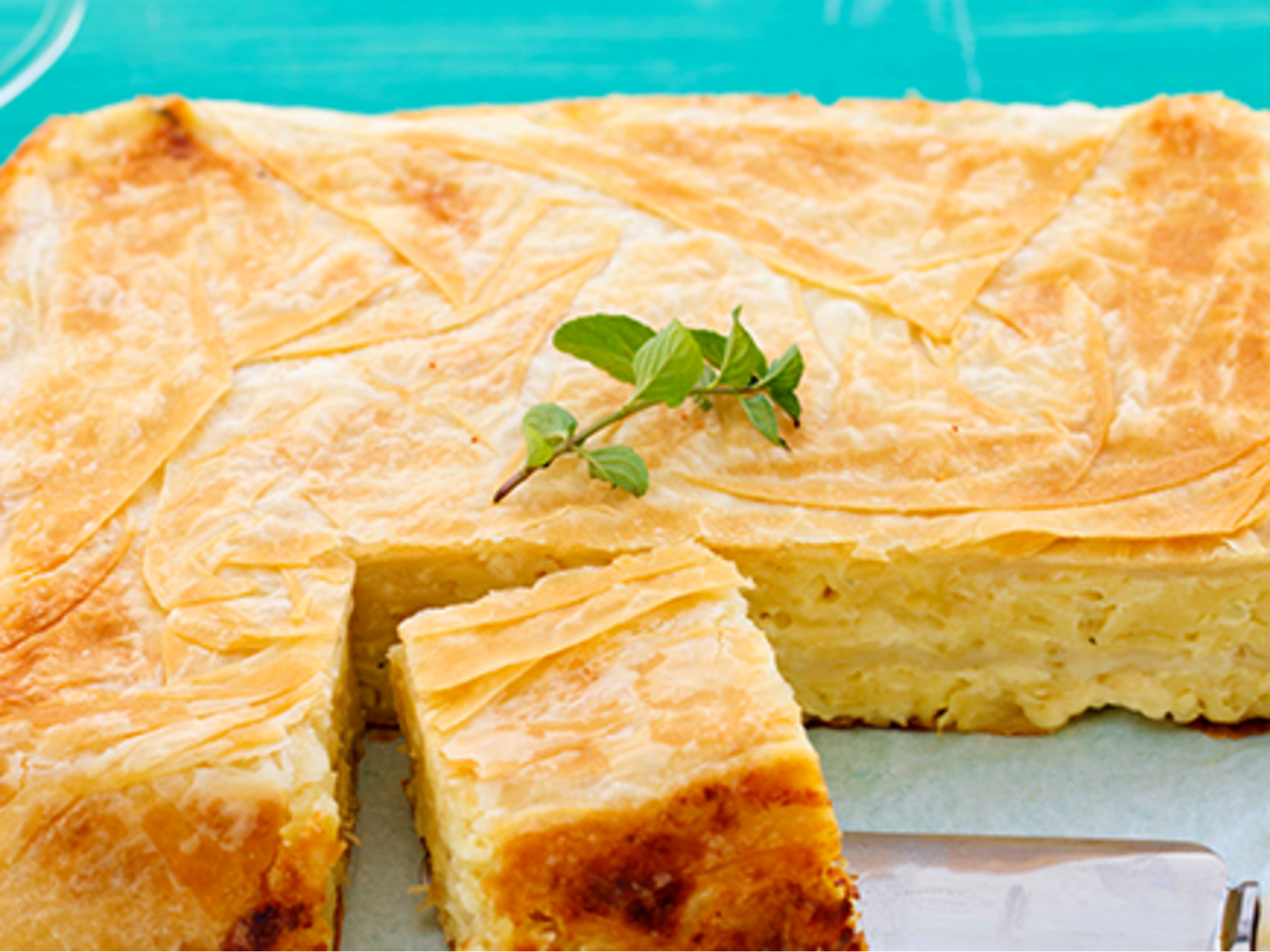 TURUNÇGİLLİ ISPANAKLI SALATA TARİFİ TURUNÇGİLLİ ISPANAKLI SALATA TARİFİ