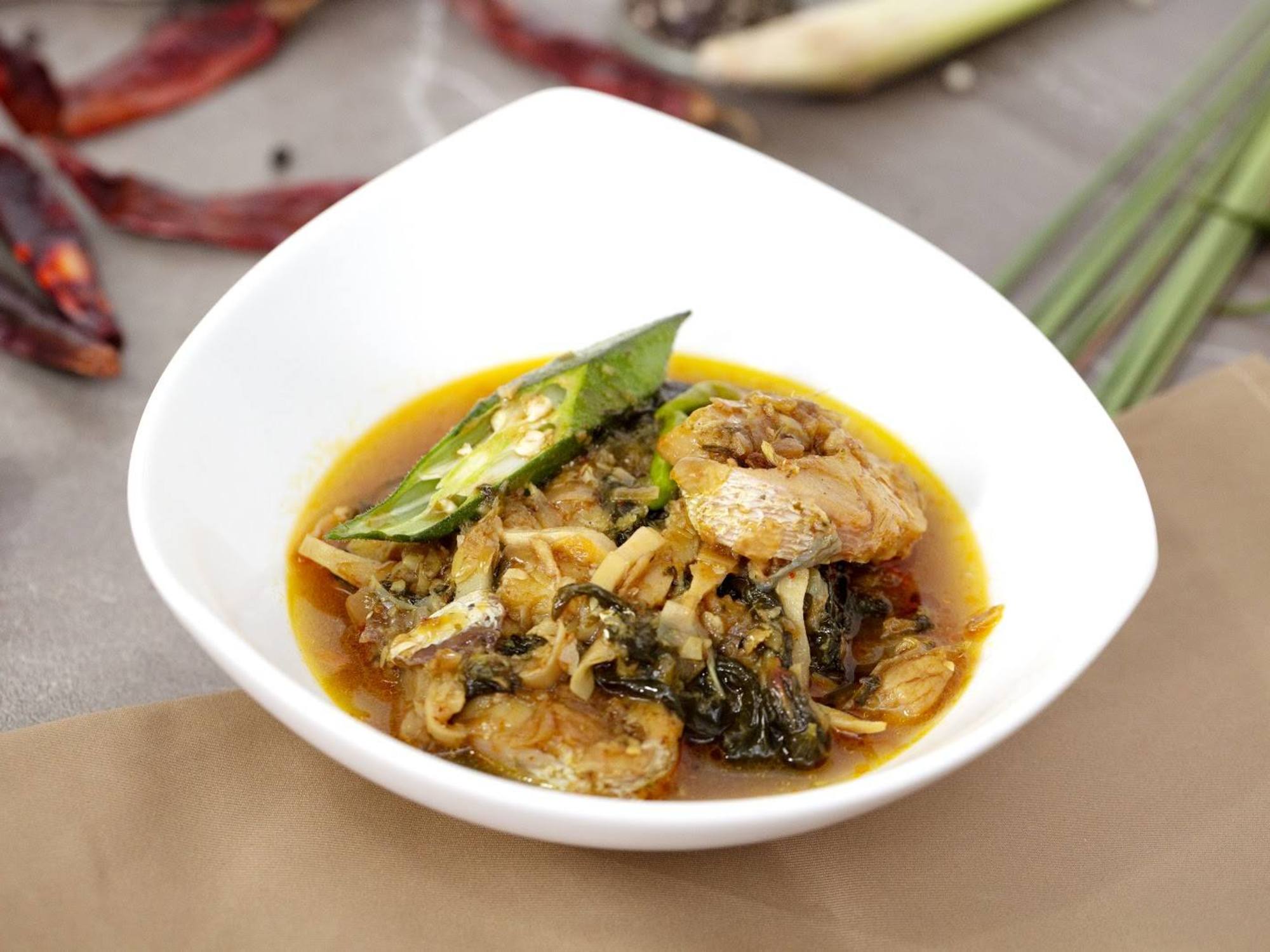 မြန်မာ့ထမင်းဝိုင်းရဲ့ စားမြိန်ဖွယ် ငါးရံ့နှင့်ချဉ်ပေါင်ဟင်း မြန်မာ့ထမင်းဝိုင်းရဲ့ စားမြိန်ဖွယ် ငါးရံ့နှင့်ချဉ်ပေါင်ဟင်း