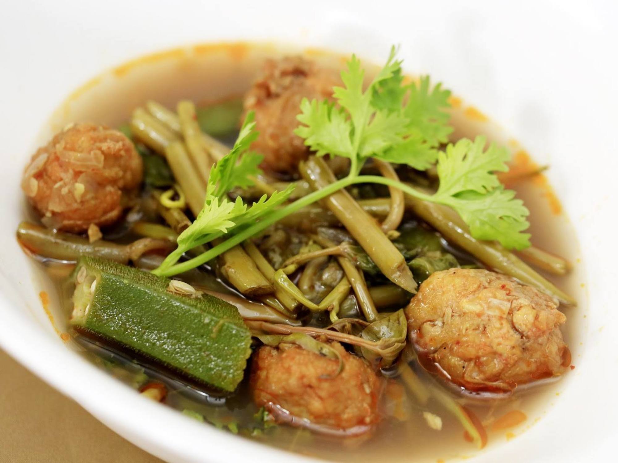 ချဉ်ချဉ်လေးနဲ့ ထမင်းမြိန်စေမယ့် ကန်စွန်းနီနဲ့ ပုစွန်လုံးချဉ်ရည်ဟင်း ချဉ်ချဉ်လေးနဲ့ ထမင်းမြိန်စေမယ့် ကန်စွန်းနီနဲ့ ပုစွန်လုံးချဉ်ရည်ဟင်း