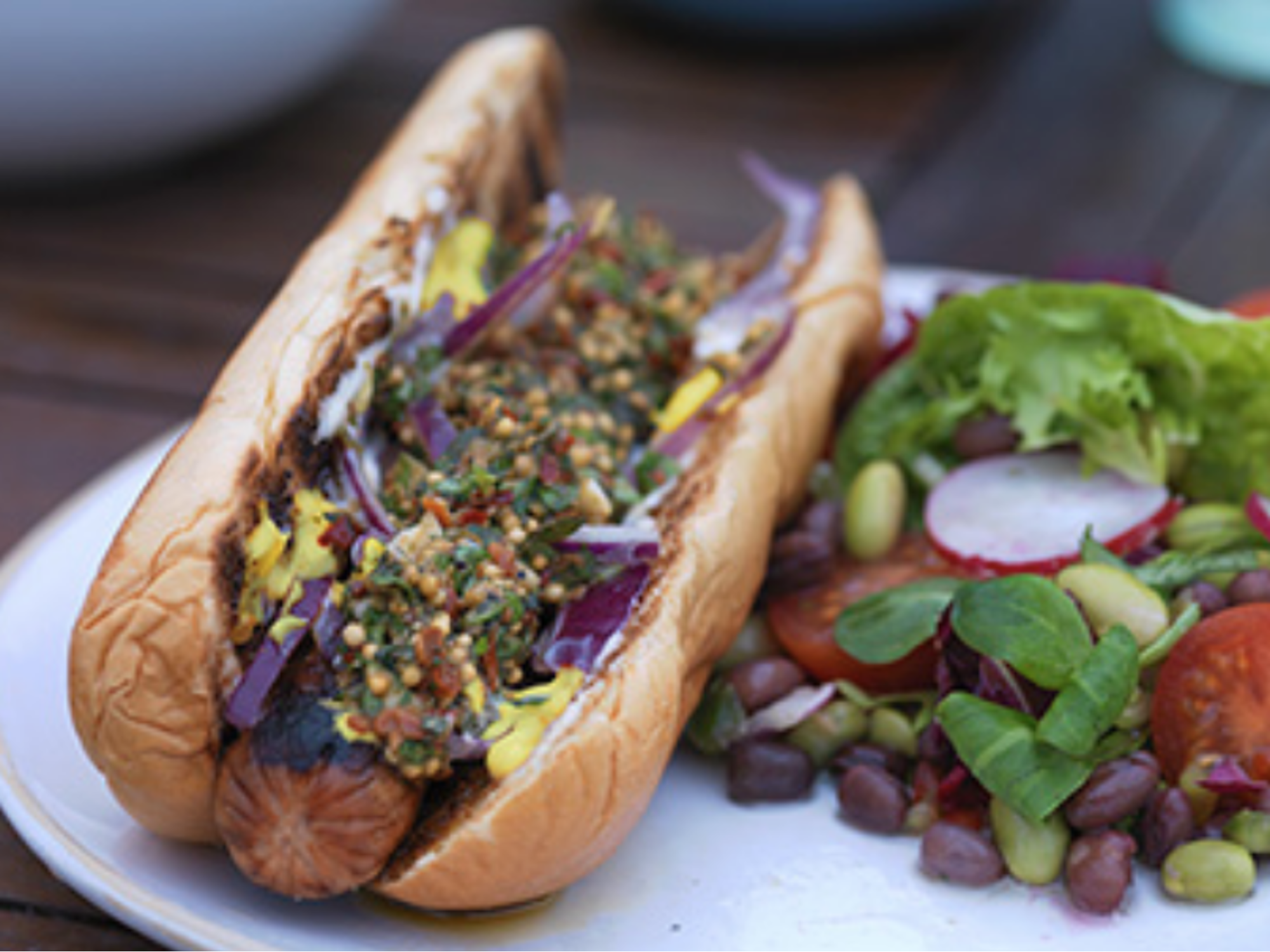 Chimichurri hot dog majoneesilla ja sinapilla | Hellmann's