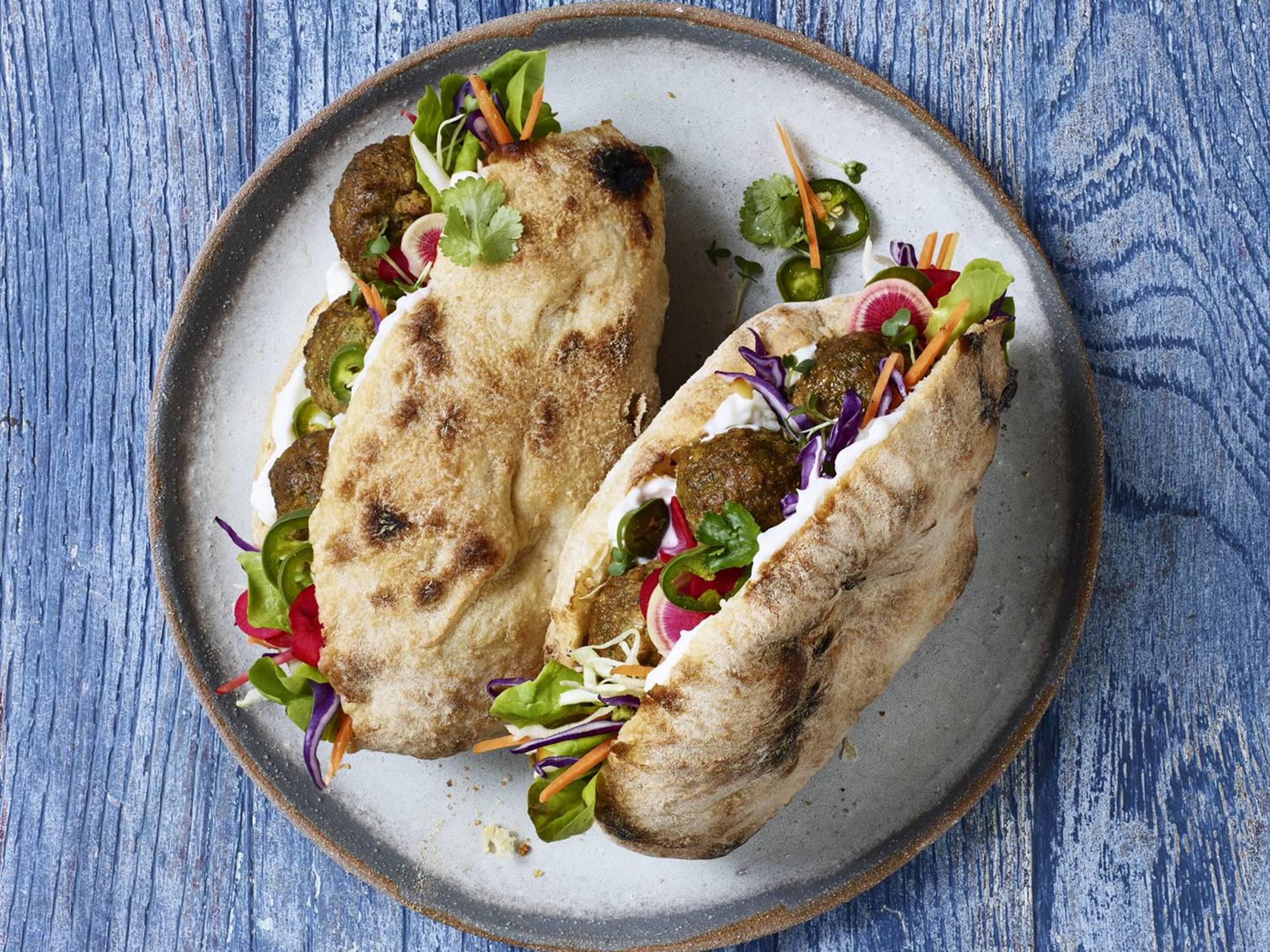 Falafel-pitataskut | Hellmann's
