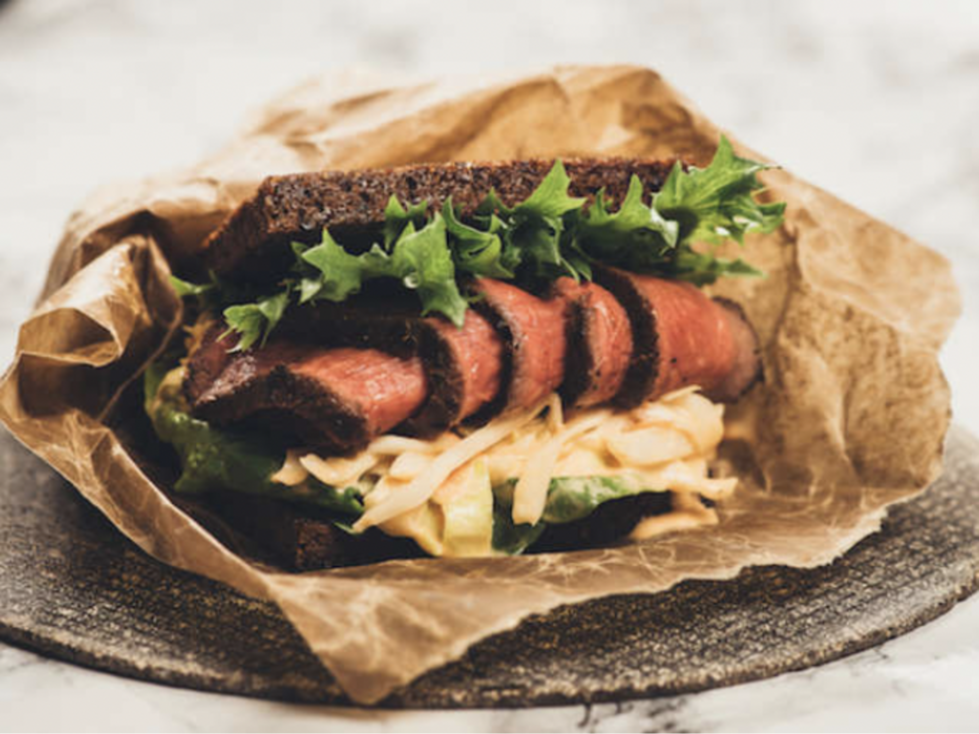 Härkäpastrami sandwich | Hellmann's