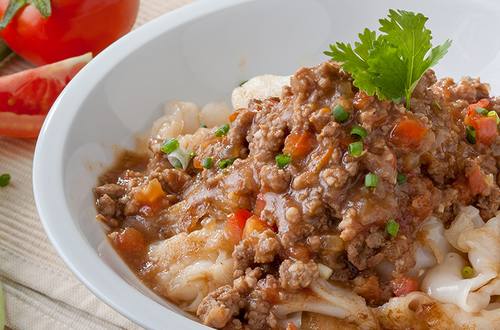 ก๋วยเตี๋ยวราดหน้าเนื้อสับ