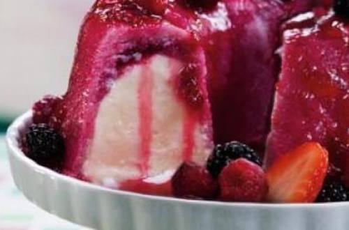 Sobremesa de frutas vermelhas