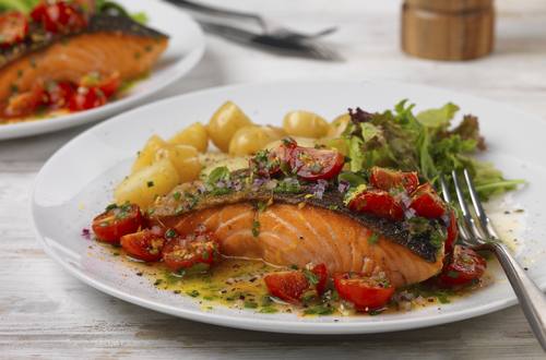 salmon fillet with vinaigrette