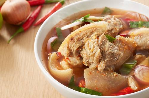 ต้มแซ่บขาหมู