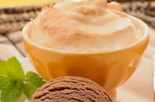 Suflêe de banana e maracujá com sorvete chicabon