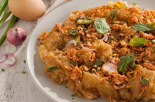 ไข่เจียวลาบ