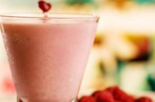 Smoothie de morango com água de coco e framboesa