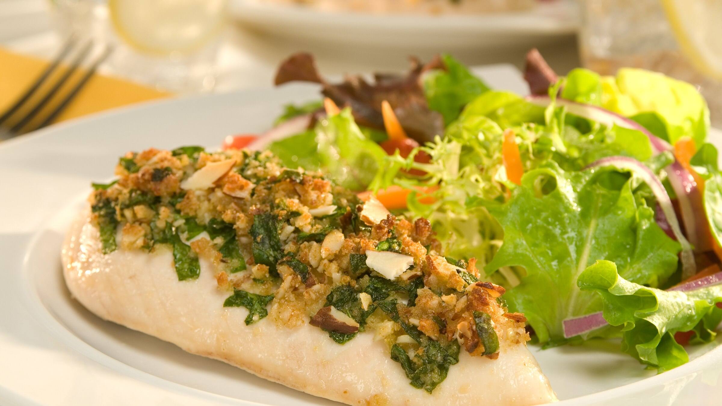 Spinach & Almond-Crusted Chicken Spinach & Almond-Crusted Chicken