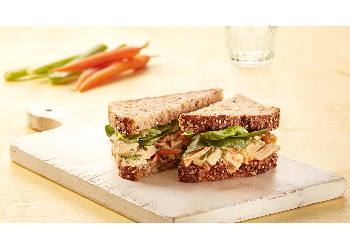 Sándwiches de ensalada de manzana con pollo al limón Sándwiches de ensalada de manzana con pollo al limón