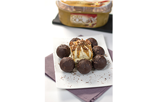 Coeurs moelleux chocolat enrobés de glace vanille Coeurs moelleux chocolat enrobés de glace vanille