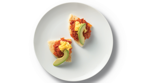 Arepas con chorizo, huevo y aguacate Arepas con chorizo, huevo y aguacate