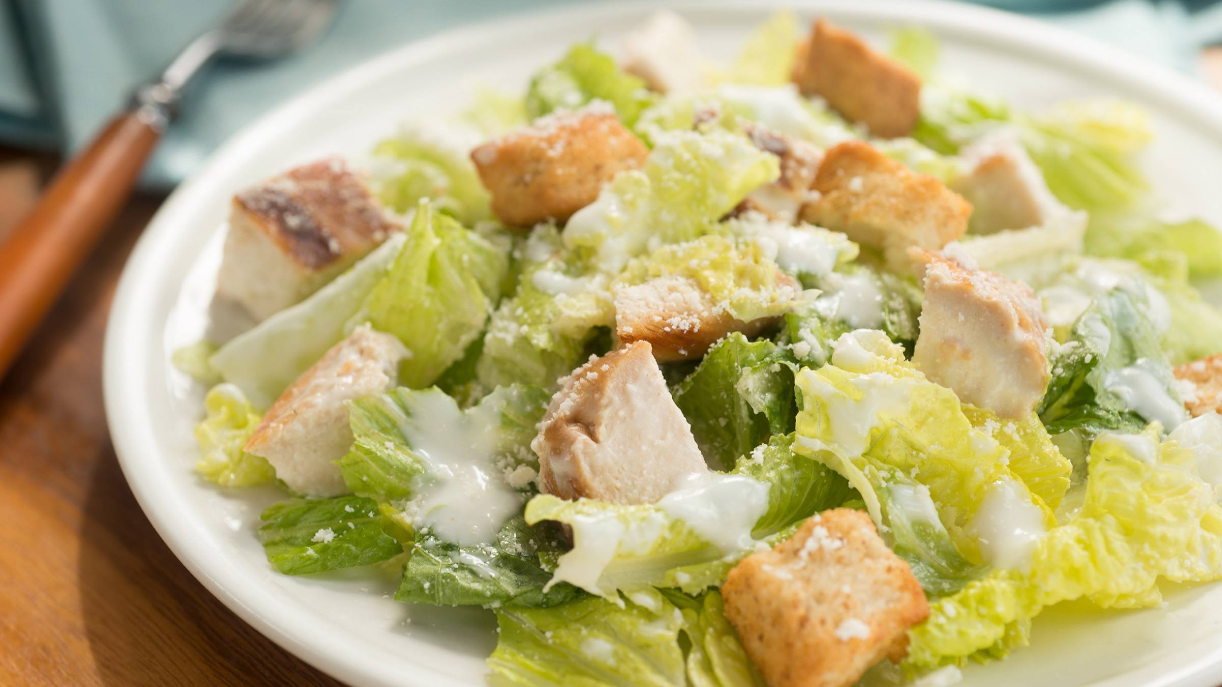 Creamy Caesar Salad with Chicken Hellmann's US