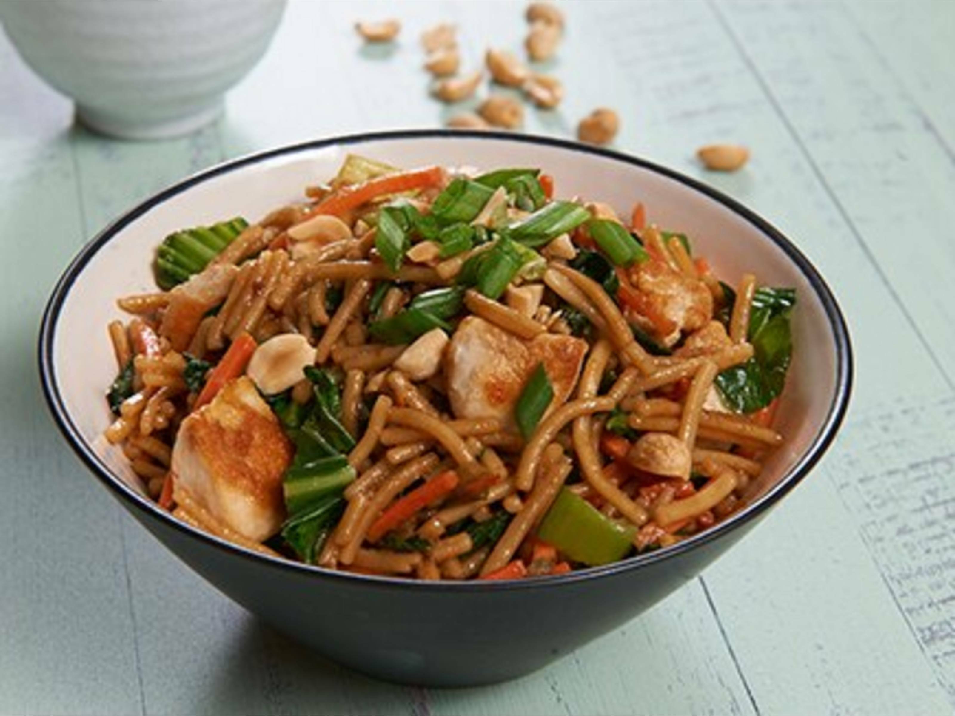 Fideos Teriyaki con pollo y bok choy Fideos Teriyaki con pollo y bok choy