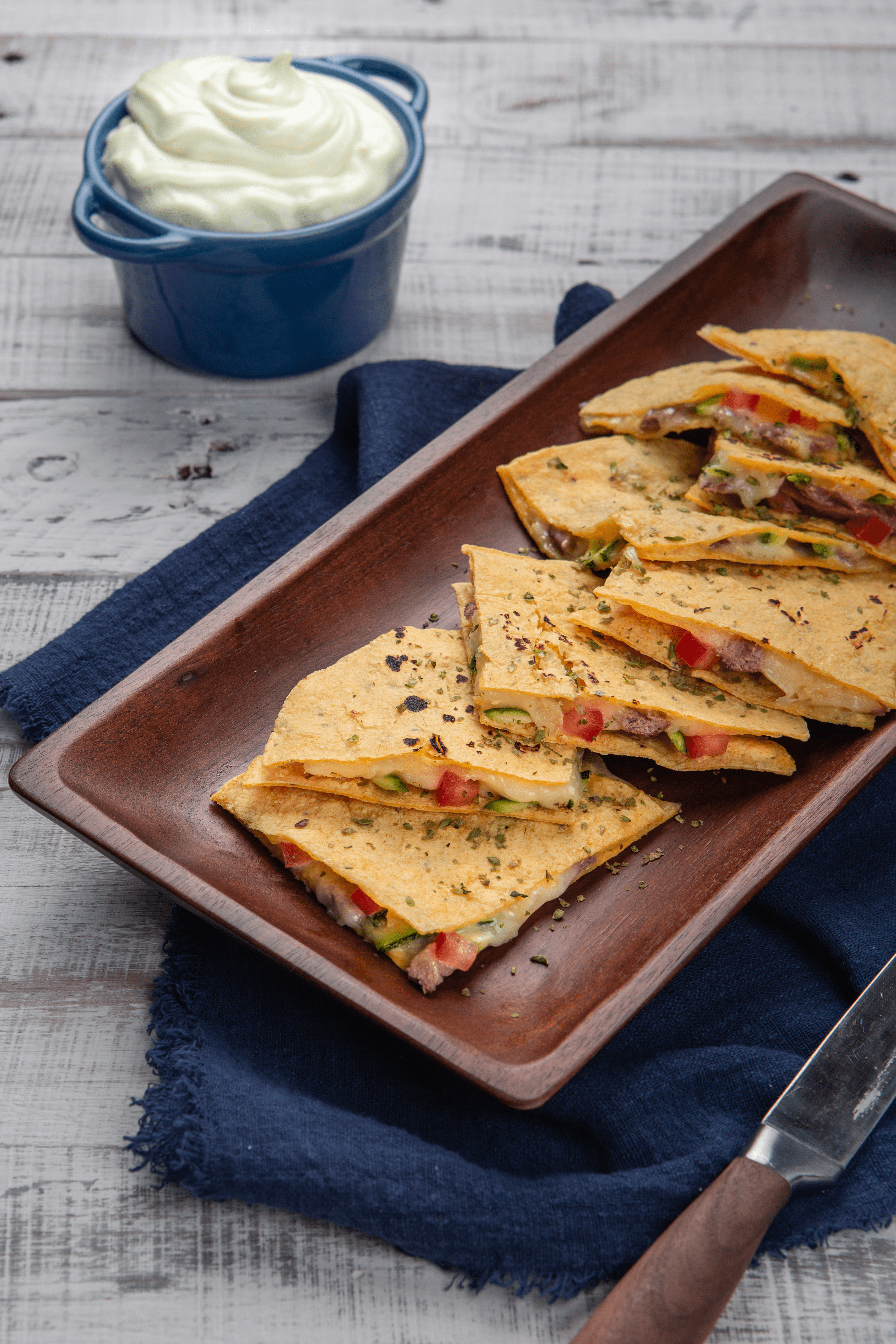 Quesadillas de Carne con Salsa de Palta Jalapeño | Hellmann's Chile