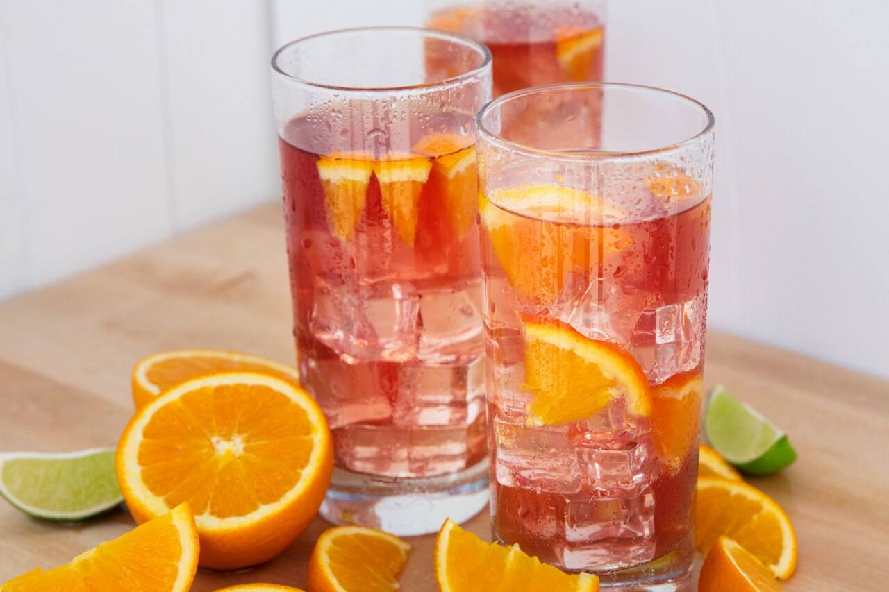 Strawberry Watermelon Iced Herbal Tea with Orange & Lime Strawberry Watermelon Iced Herbal Tea with Orange & Lime