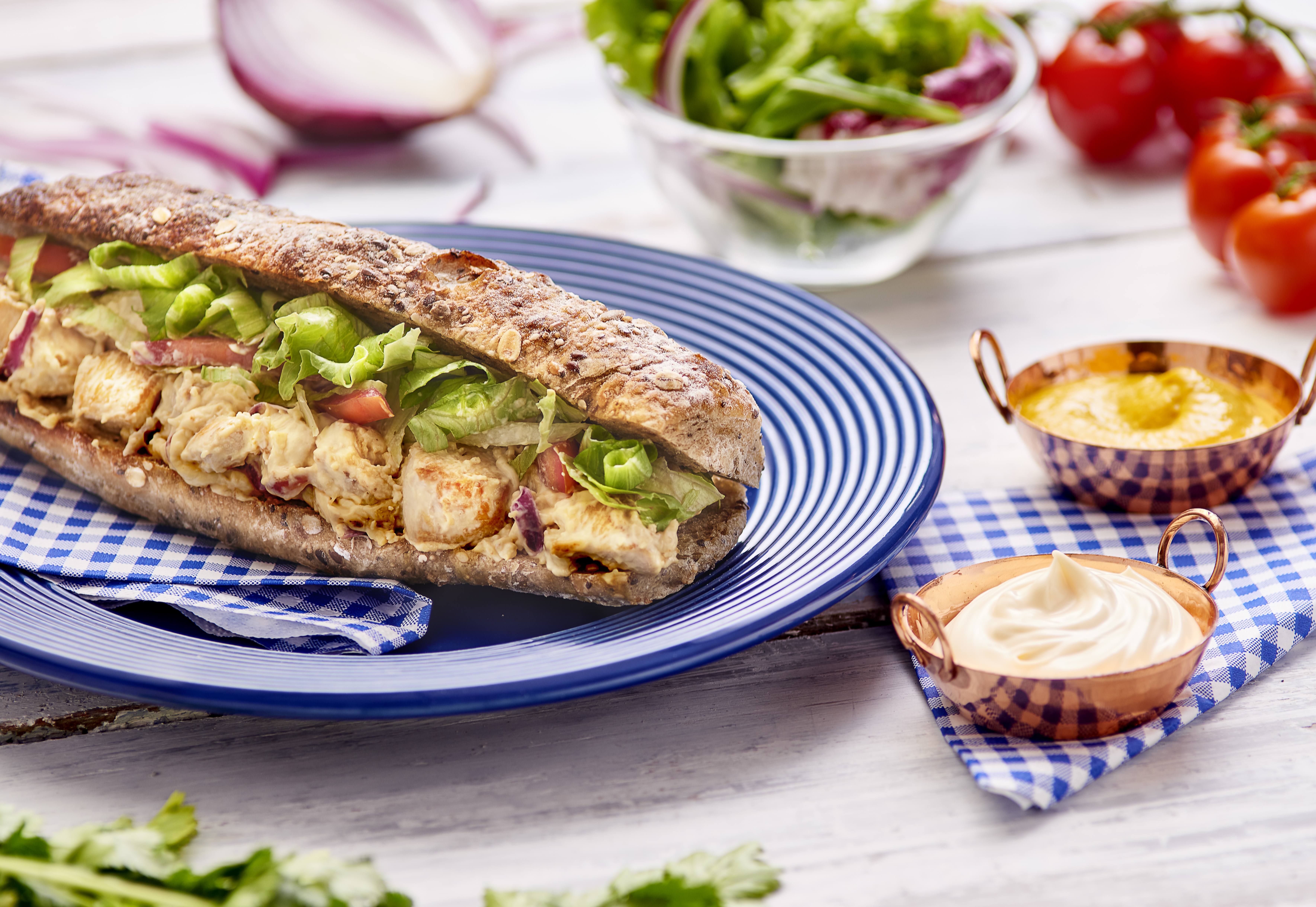 Cremosa Baguette de Pollo | Hellmann's Chile