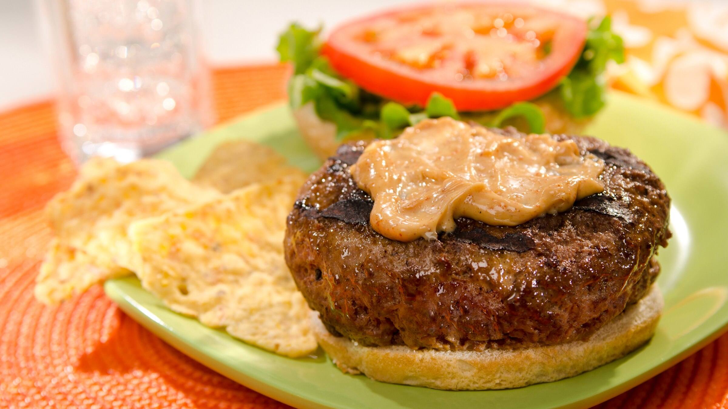 Burgers with Spicy Mayo Hellmann's US