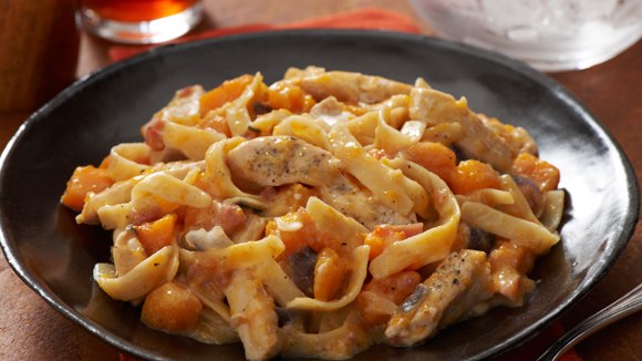 Pollo y calabaza al estilo Alfredo Pollo y calabaza al estilo Alfredo