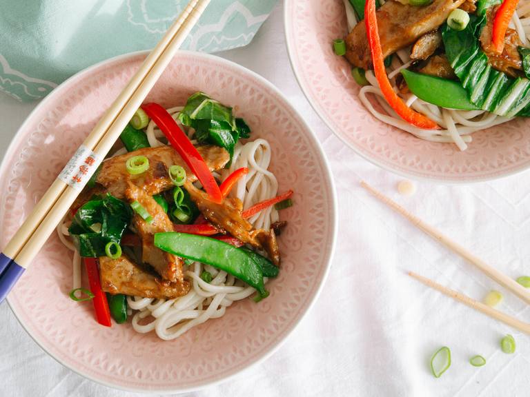 Teriyaki Soba Noodles recipe with Chicken Chunks The Vegetarian Butcher