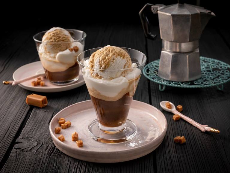 Cremissimo Eiskaffee mit Salted Caramel Eis Cremissimo Eiskaffee mit Salted Caramel Eis