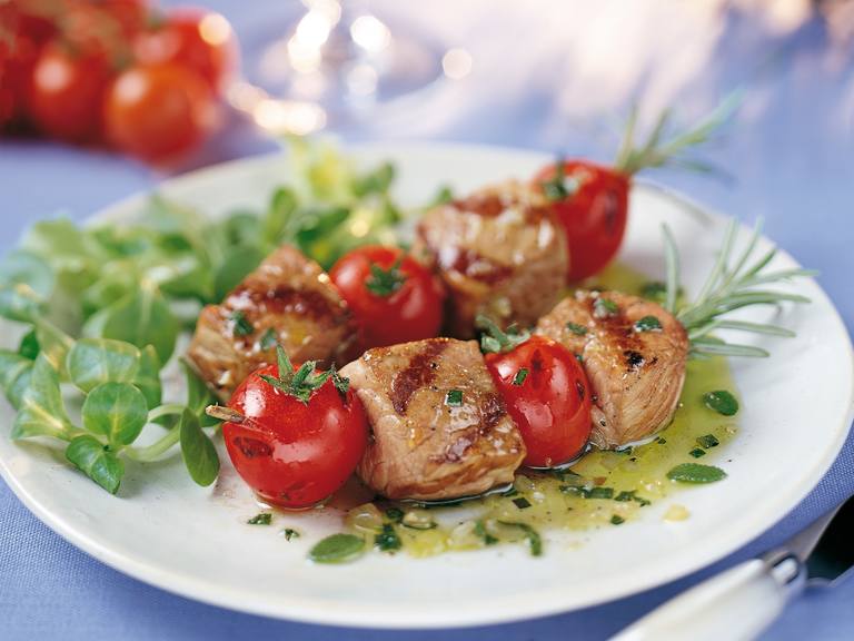 Kalfs- en tomaatspiesjes